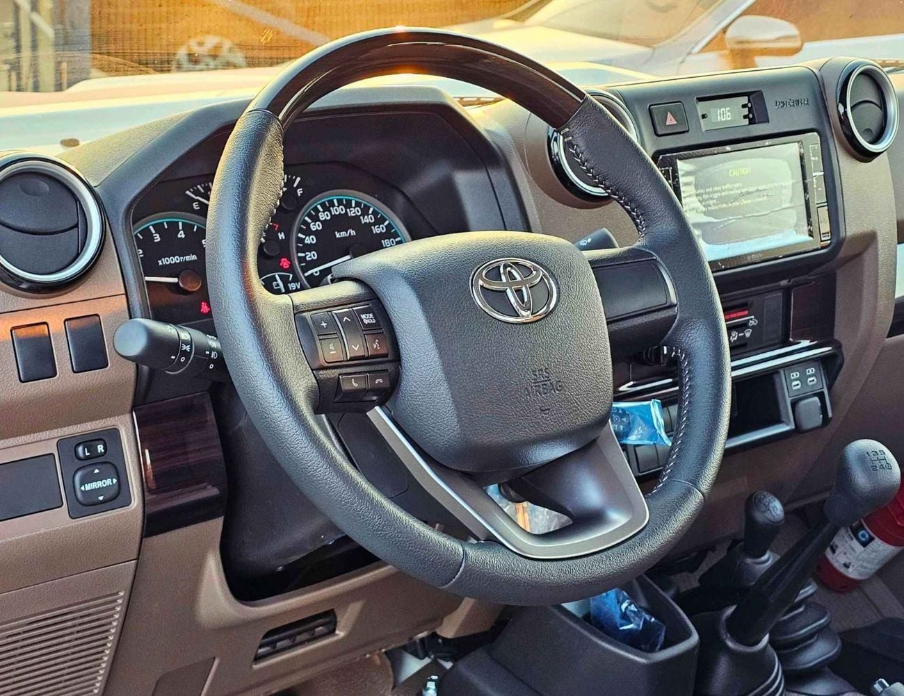 Toyota Land Cruiser Pick Up LX LC79 / SINGLE CABIN /4.0L V6 PETROL M/T 4WD (CODE # LC79SCPM)