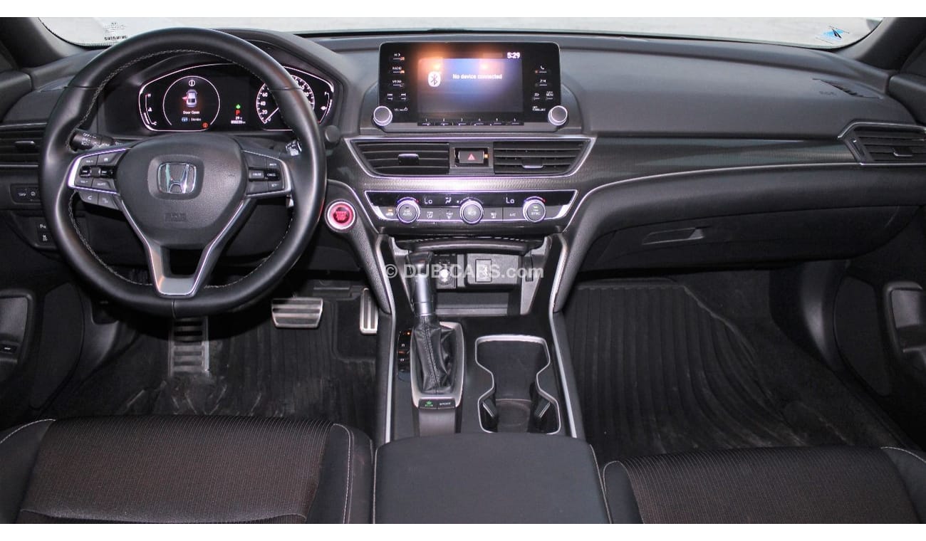 هوندا أكورد هوندا أكورد 2018 خليجي فل اوبشن بحالة ممتازة بدون صبغ بدون حوادث نظيفه جدا من الداخل والخارج