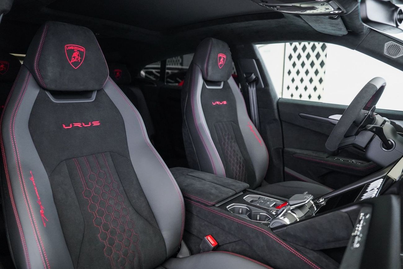 لامبورغيني اوروس 4.0T V8 Performante