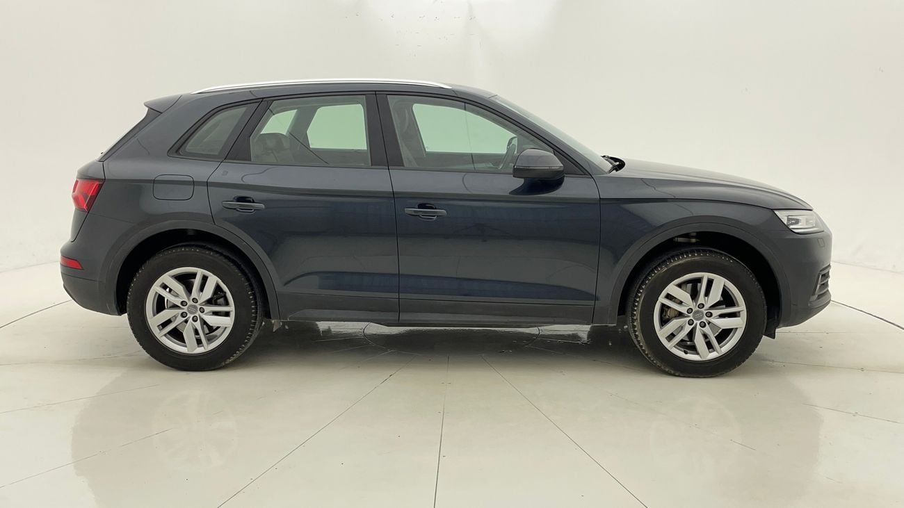 أودي Q5 45 TFSI QUATTRO BASIC 2 | بدون دفعة مقدمة | اختبار القيادة في المنزل