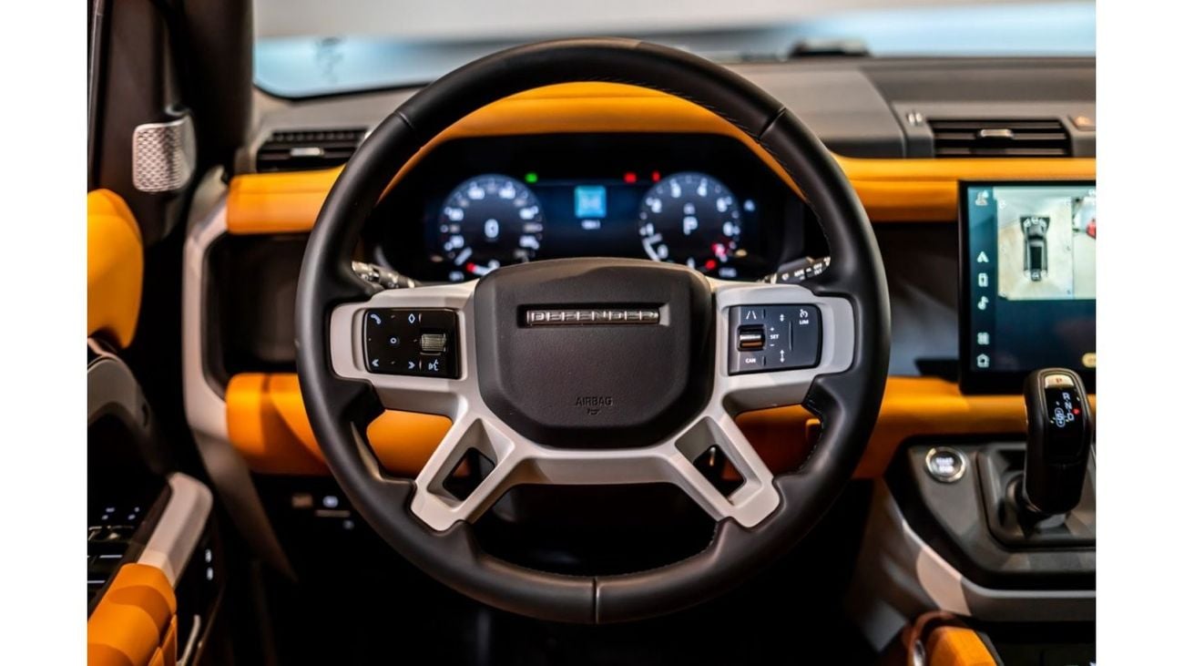 Land Rover Defender 2023 Landrover Defender 130 HSE P400, 2028 Al Tayer Warranty + Service Contract Valid, Low KMs, GCC