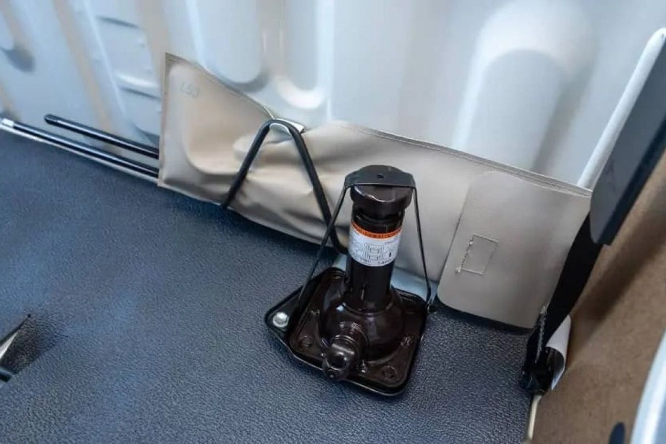 Toyota Land Cruiser Pick Up Toyota LC 79 4.2l Diesel DC - M/T - Fog Lamp - Snorkel