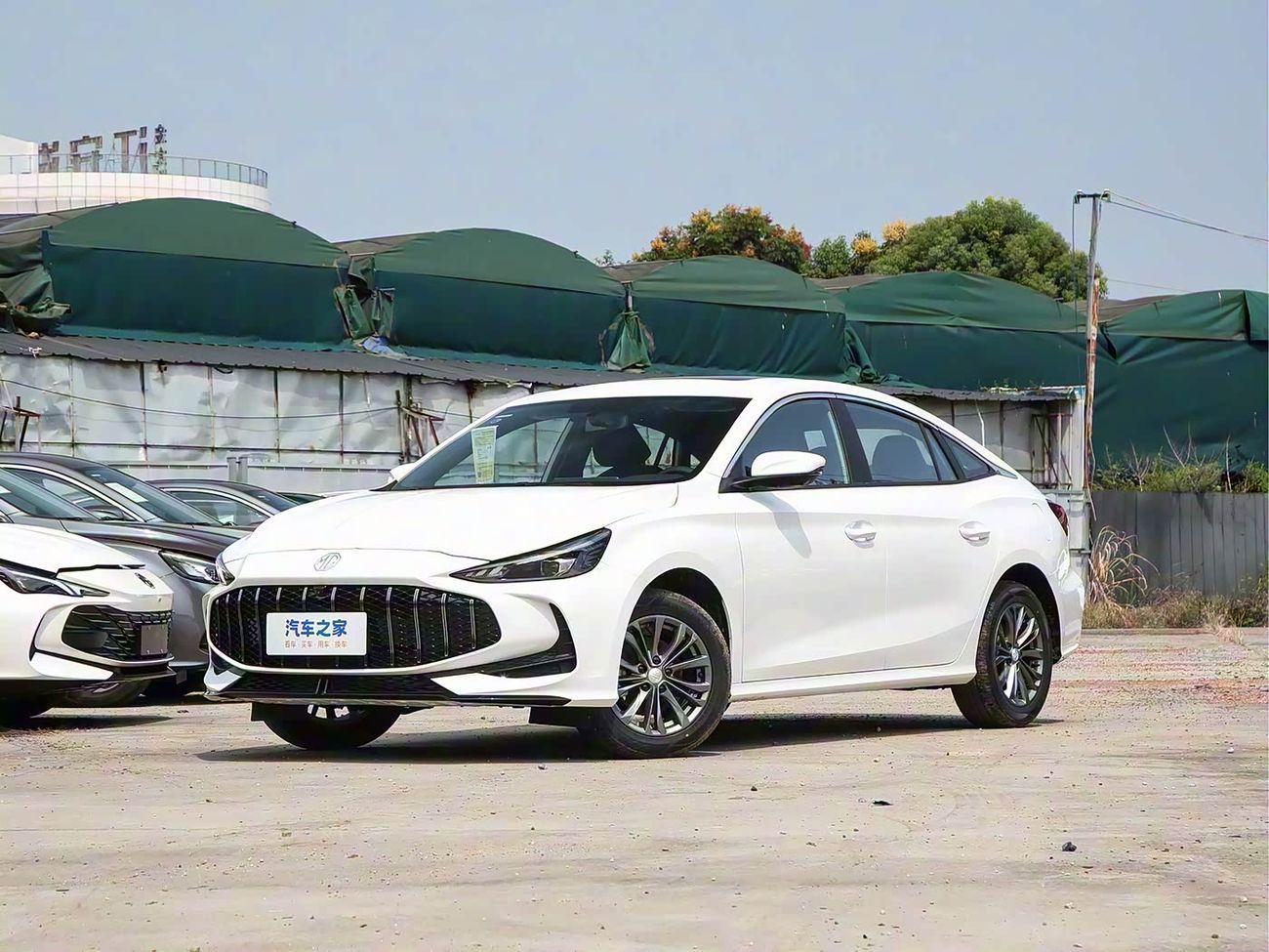 أم جي 5 MG5 2025 180DVVT Global Deluxe Edition - Automatic with Sunroof | Export price