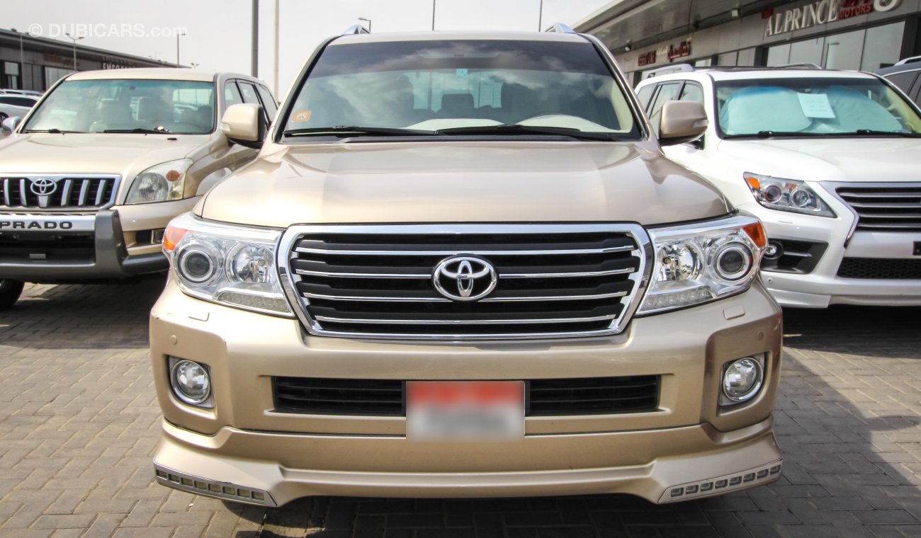 Toyota Land Cruiser GXR V8