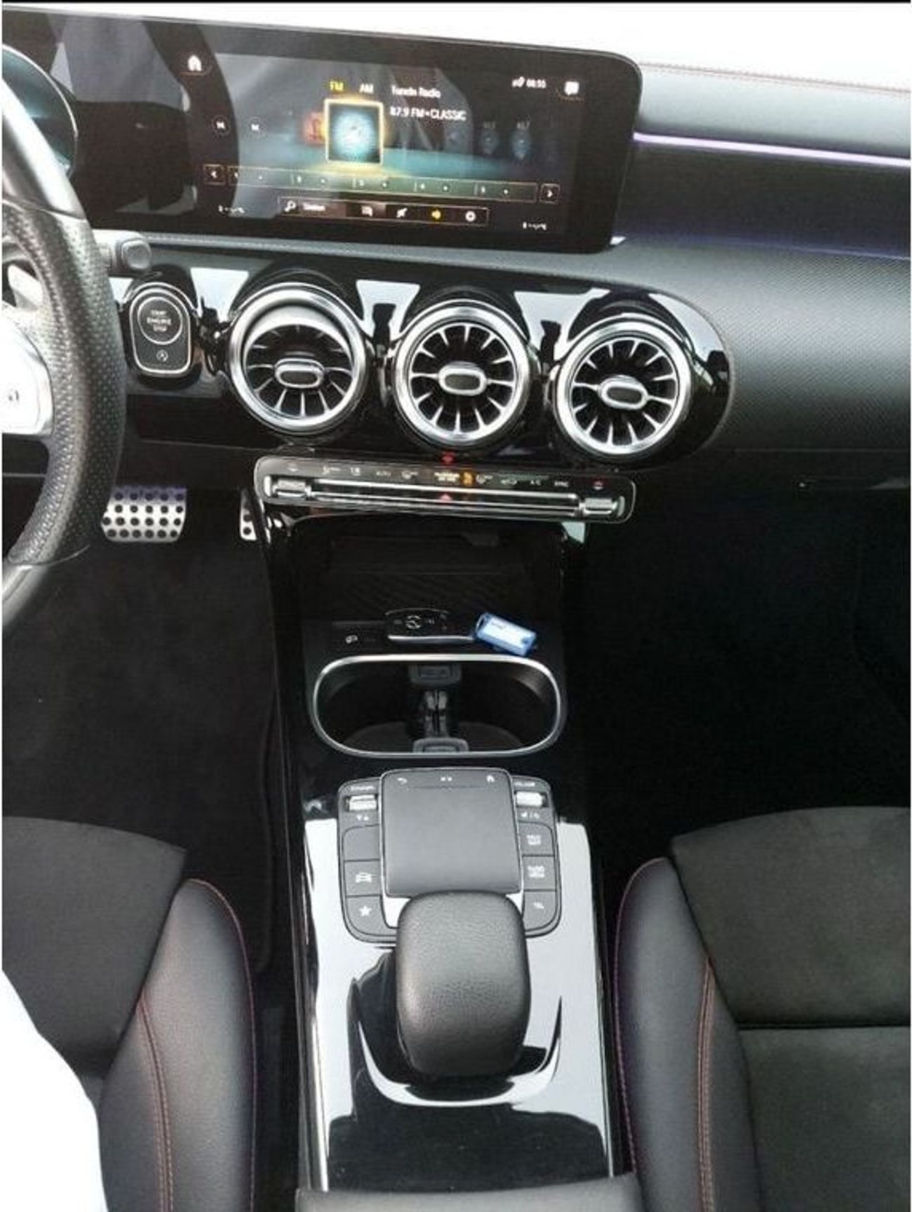 مرسيدس بنز CLA 250 Premium + 2.0L