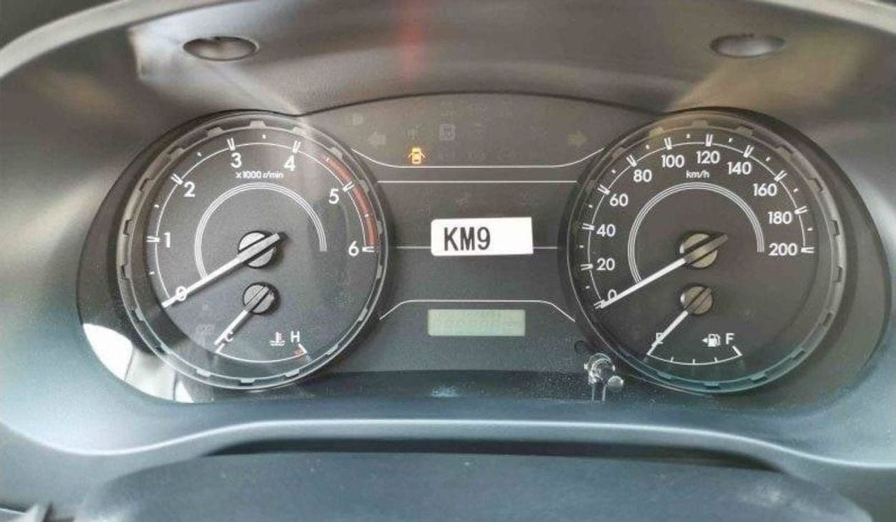 تويوتا هيلوكس GL Toyota hilux 2.4L diesel mid option MY2025