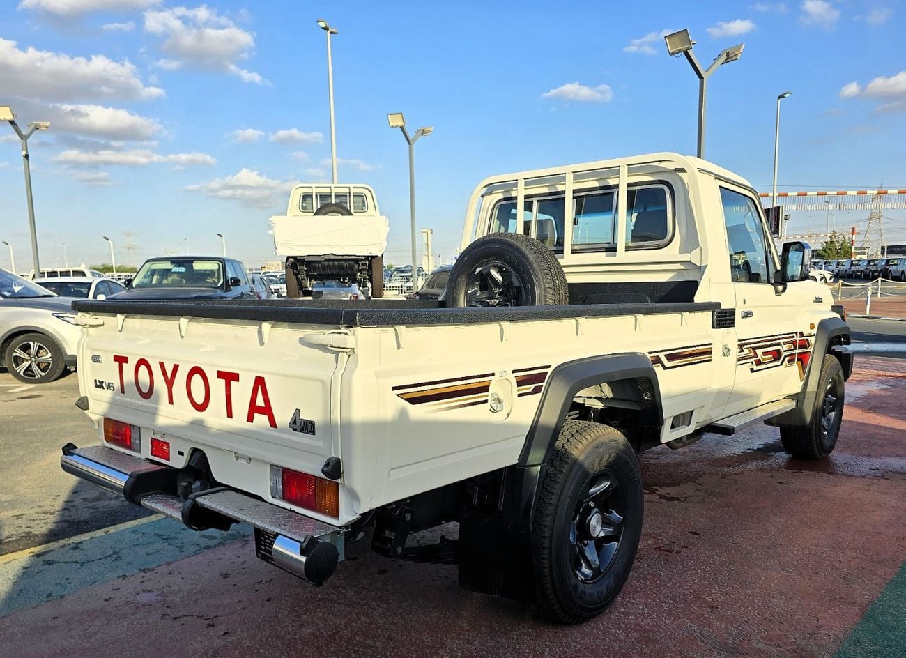 Toyota Land Cruiser Pick Up SC 4.0L Toyota L.C Single cabin Pick Up 4.0l petrol v6 M/T 4WD Gcc specs  2025 Model