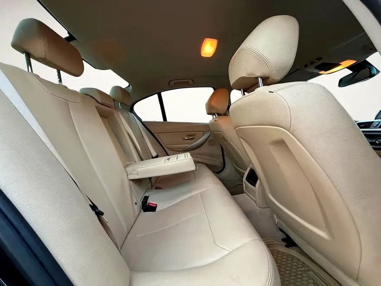 BMW 320i STANDARD 320i | 2.0L TURBO | 184 HP | GCC SPECS