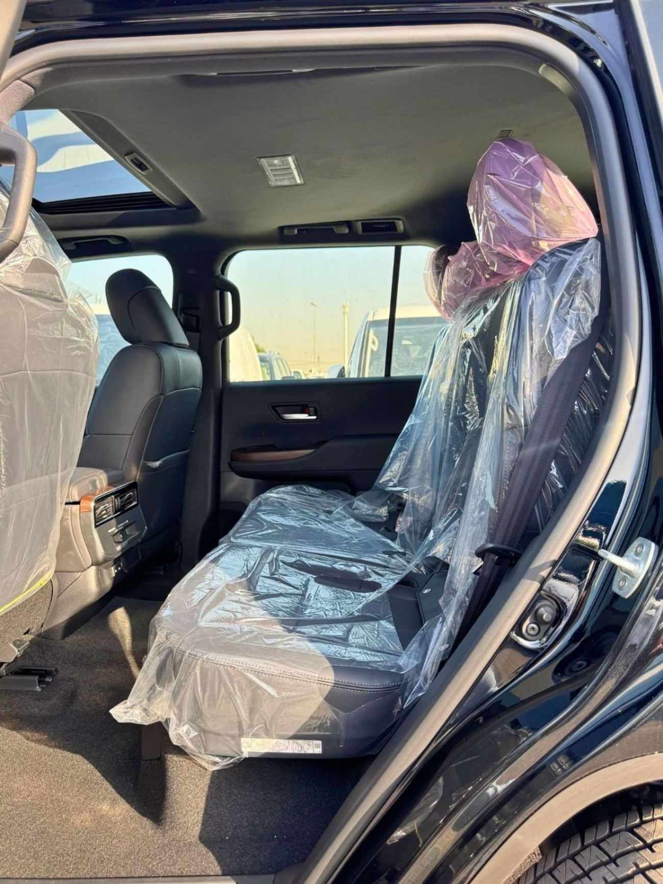 Toyota Land Cruiser GXR || 4.0L PETROL V6 | SUNROOF | LEATHER WITH PWR SEATS | COOL BOX (CODE # GXR4M2)