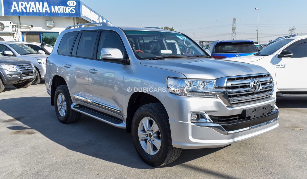 تويوتا لاند كروزر With 2019 body kit