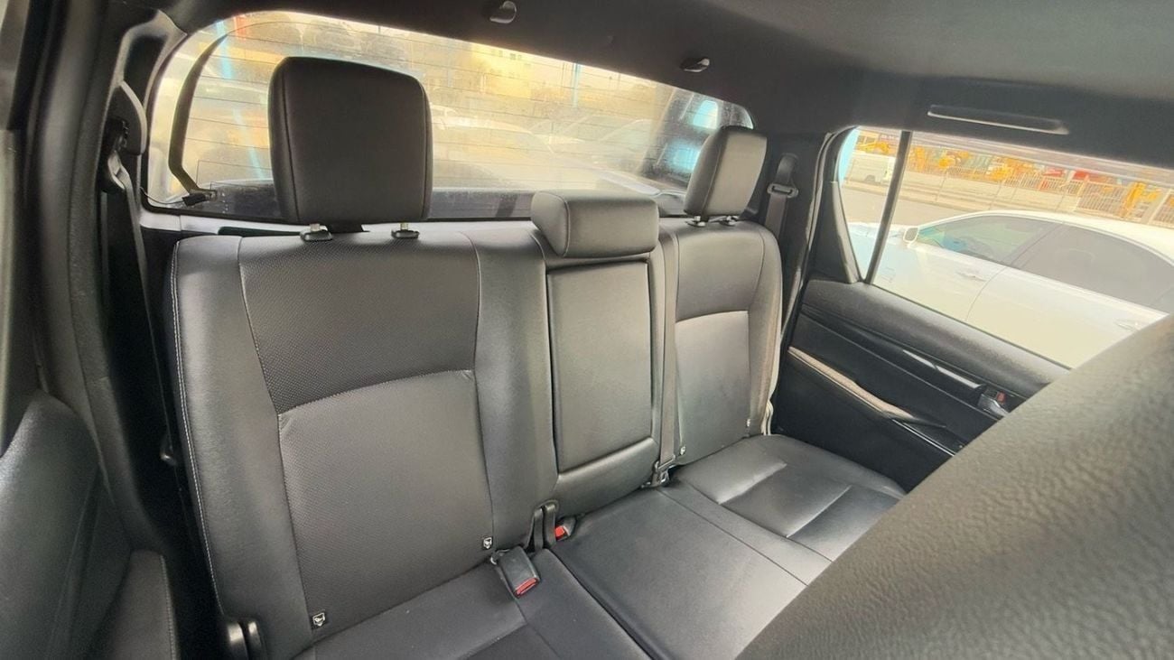 Toyota Hilux DLS Toyota hilux 2019 diesel 2.8 RHD full options