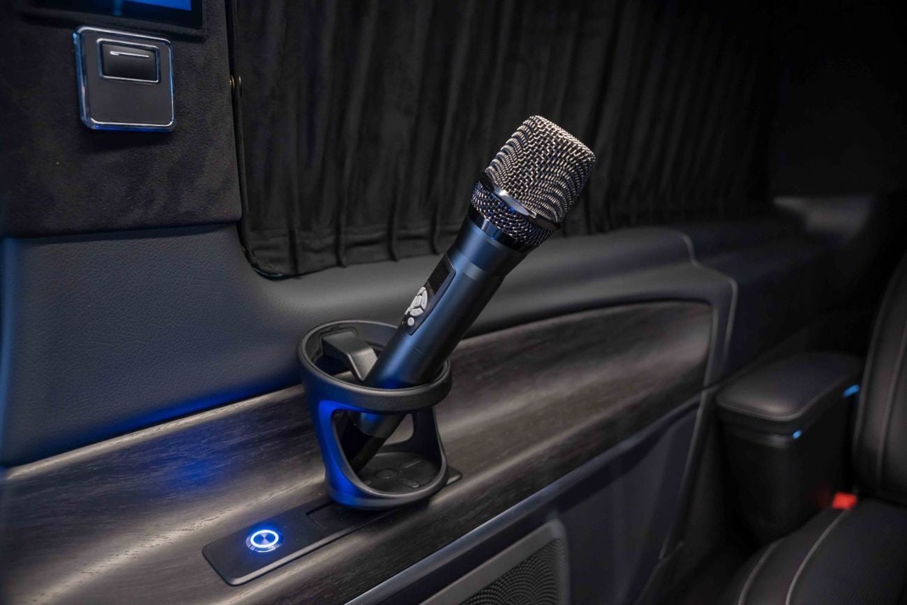 Mercedes Benz V300 AVANTGARDE Original Mercedes VIP Captain Seats | Including TV partition and PlayStation 5