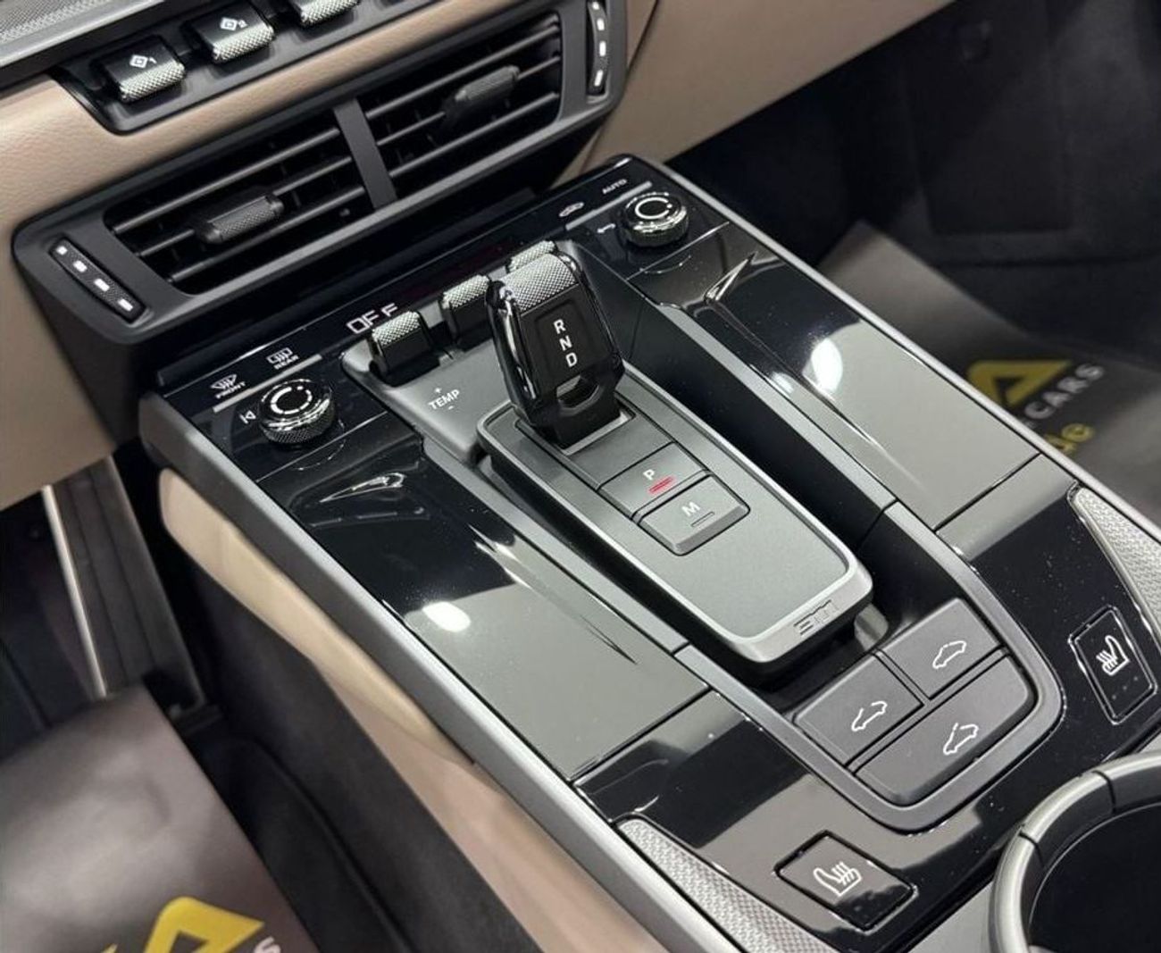 Porsche 911 992.2 2025 Porsche 992.2 Carrera, Dec 2026 Porsche Warranty, Sport Chrono Package, Very Low Kms, GCC