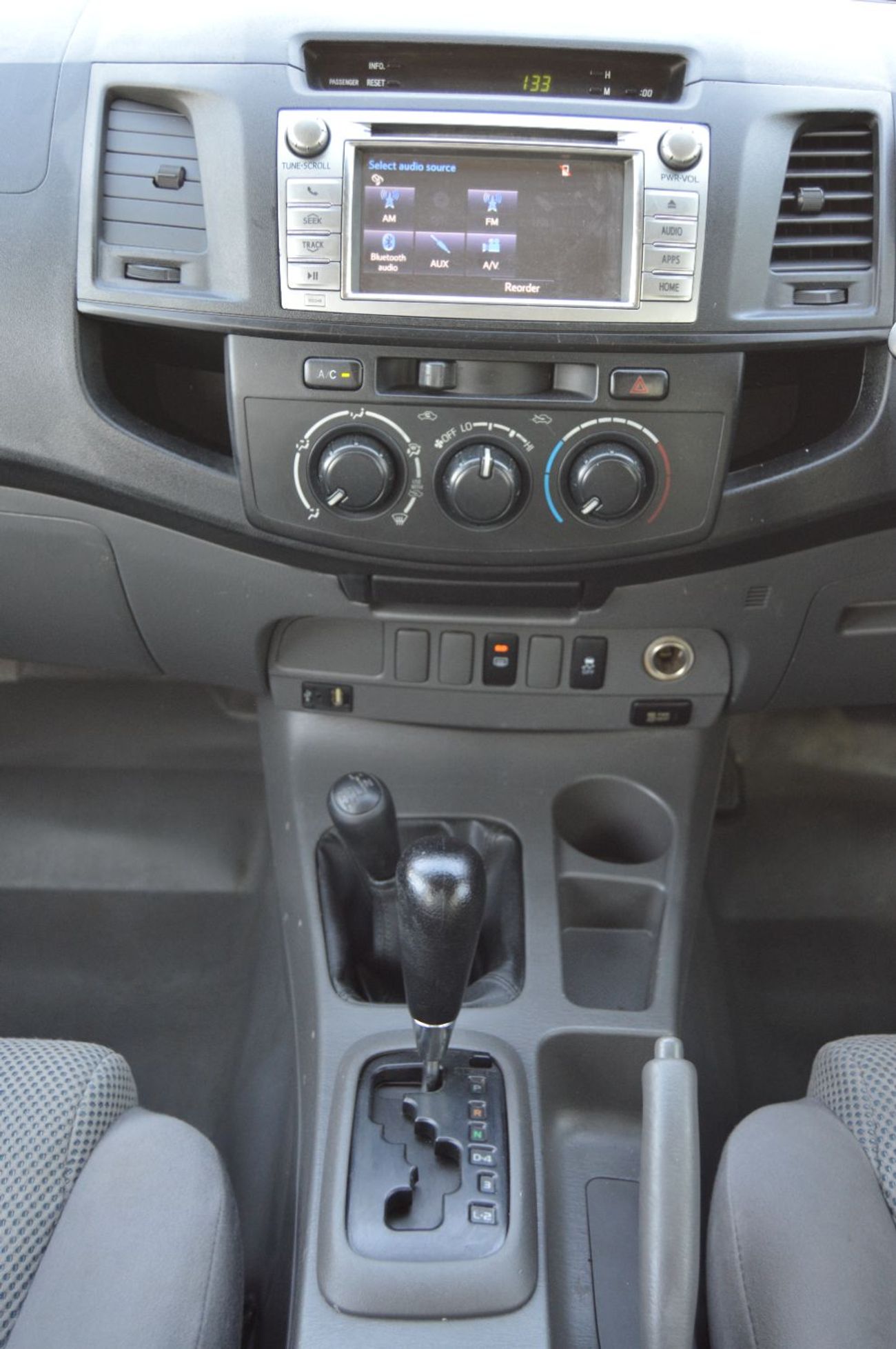 تويوتا هيلوكس Double cabin 3.0L, perfect inside and outside