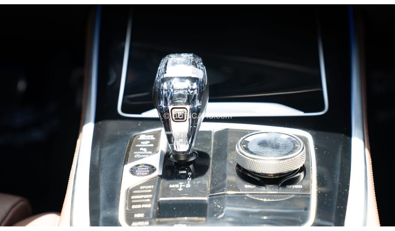 BMW X5 xDrive40i Luxury M Sport Package BMW X5 XDrive 40i Panoramic *M* -pack Head-up Display 2022 GCC Serv