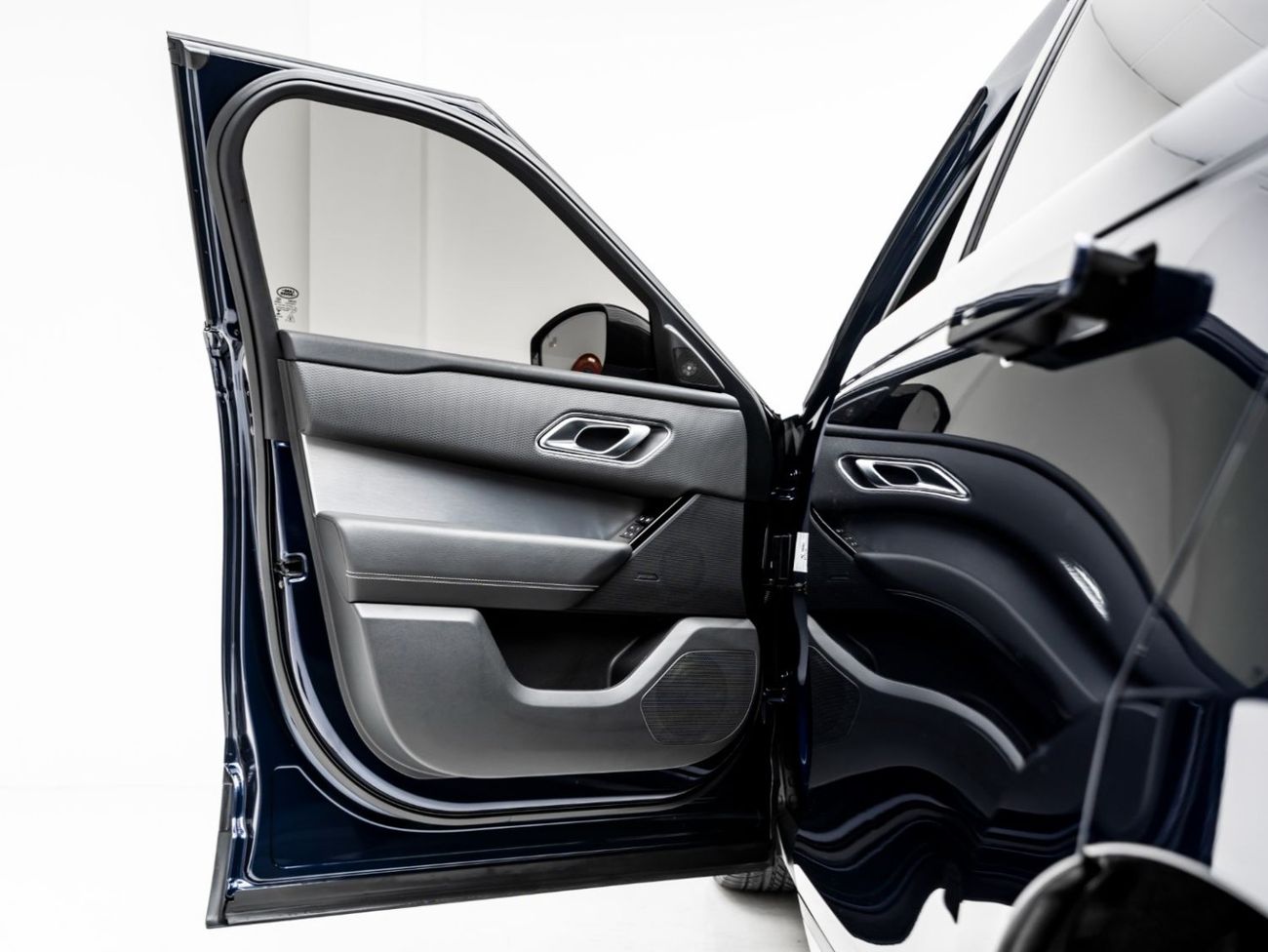 لاند روفر رينج روفر فيلار P250 2.0L (250 HP) 2021 Range Rover Velar P250 S,  Al Tayer Warranty + Service Contract, Low KMs, GC