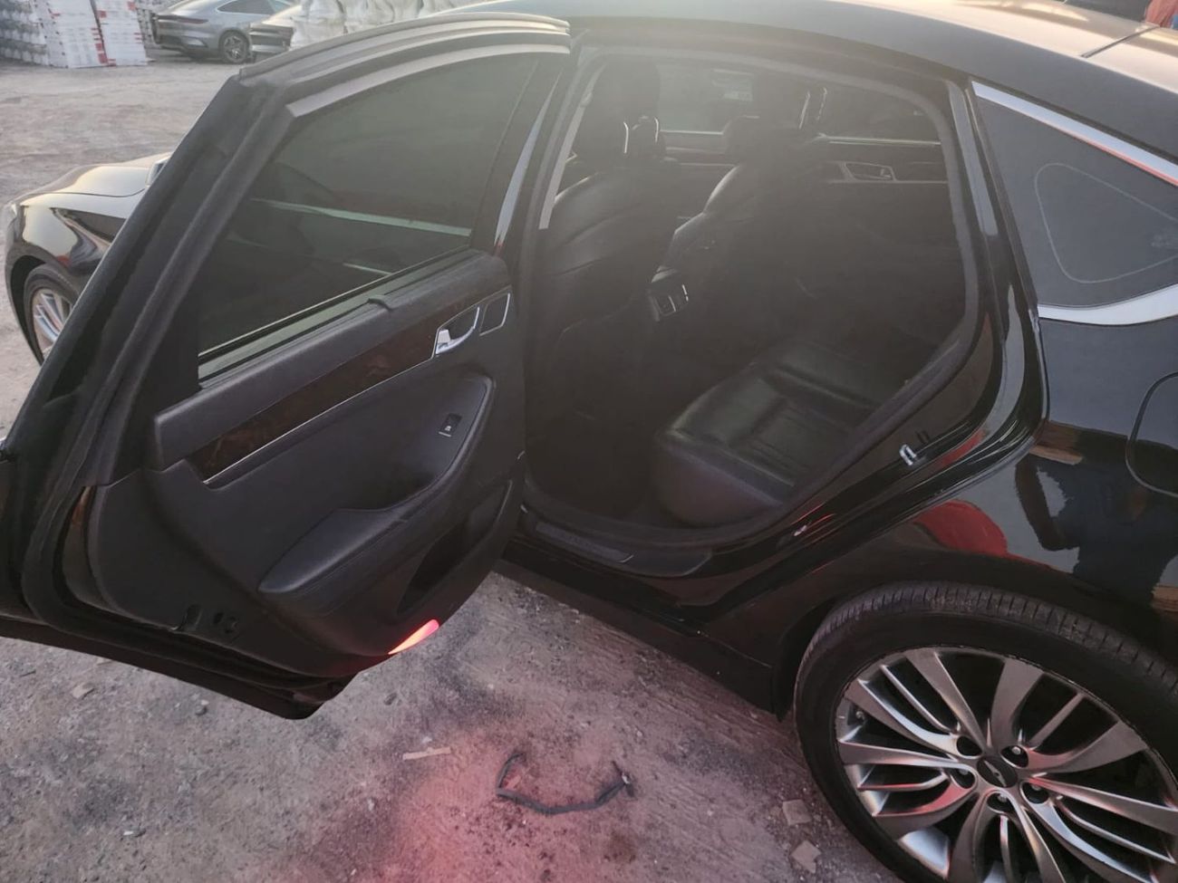 هيونداي جينيسس HYUNDAI GENESIS 2016 FRESH IMPORT WITH LOW MILEAGE