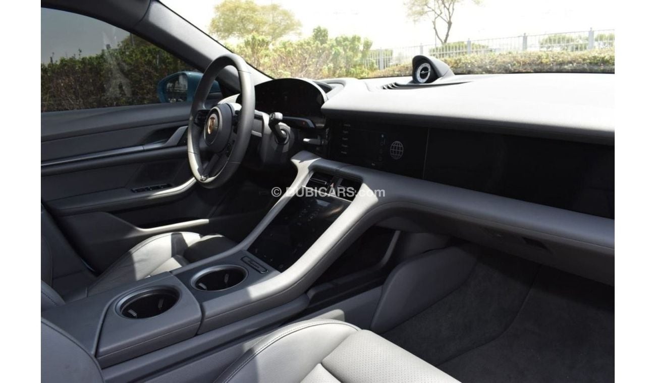 Porsche Taycan 4S Base