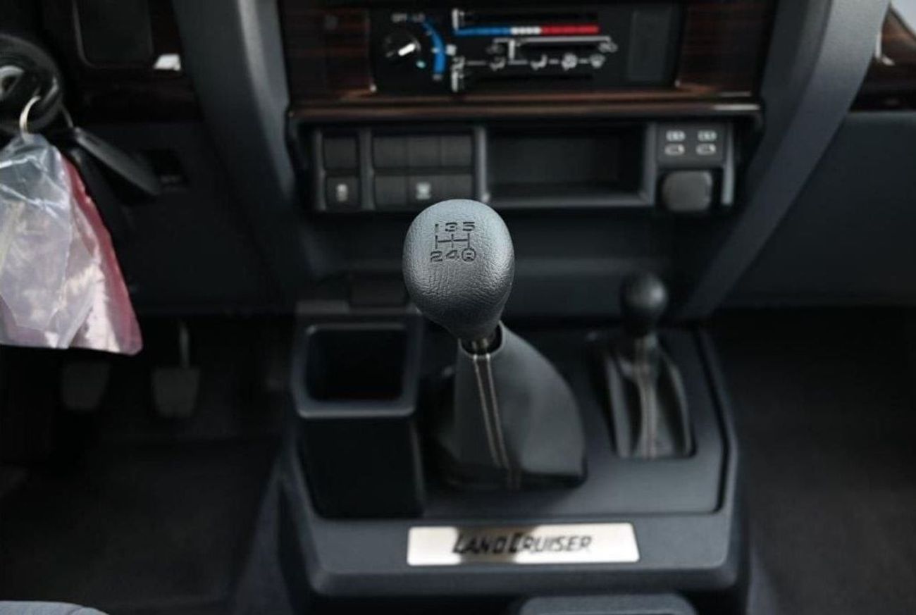 Toyota Land Cruiser 70 76 V6 4.0L Petrol 4WD Manual