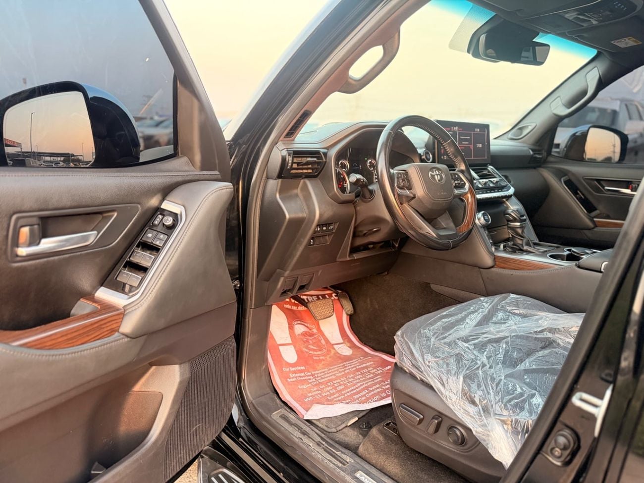 تويوتا لاند كروزر VXR تويوتا لاندكروزر VXR 2023 بمحرك توربو مزدوج سعة 3.5 لتر كاملة المواصفات