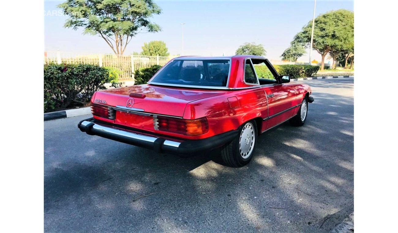 مرسيدس بنز 560 MERCEDES SL 560 CLASSIC CAR 1989 MODEL IN A BEATIFUL CONDITION