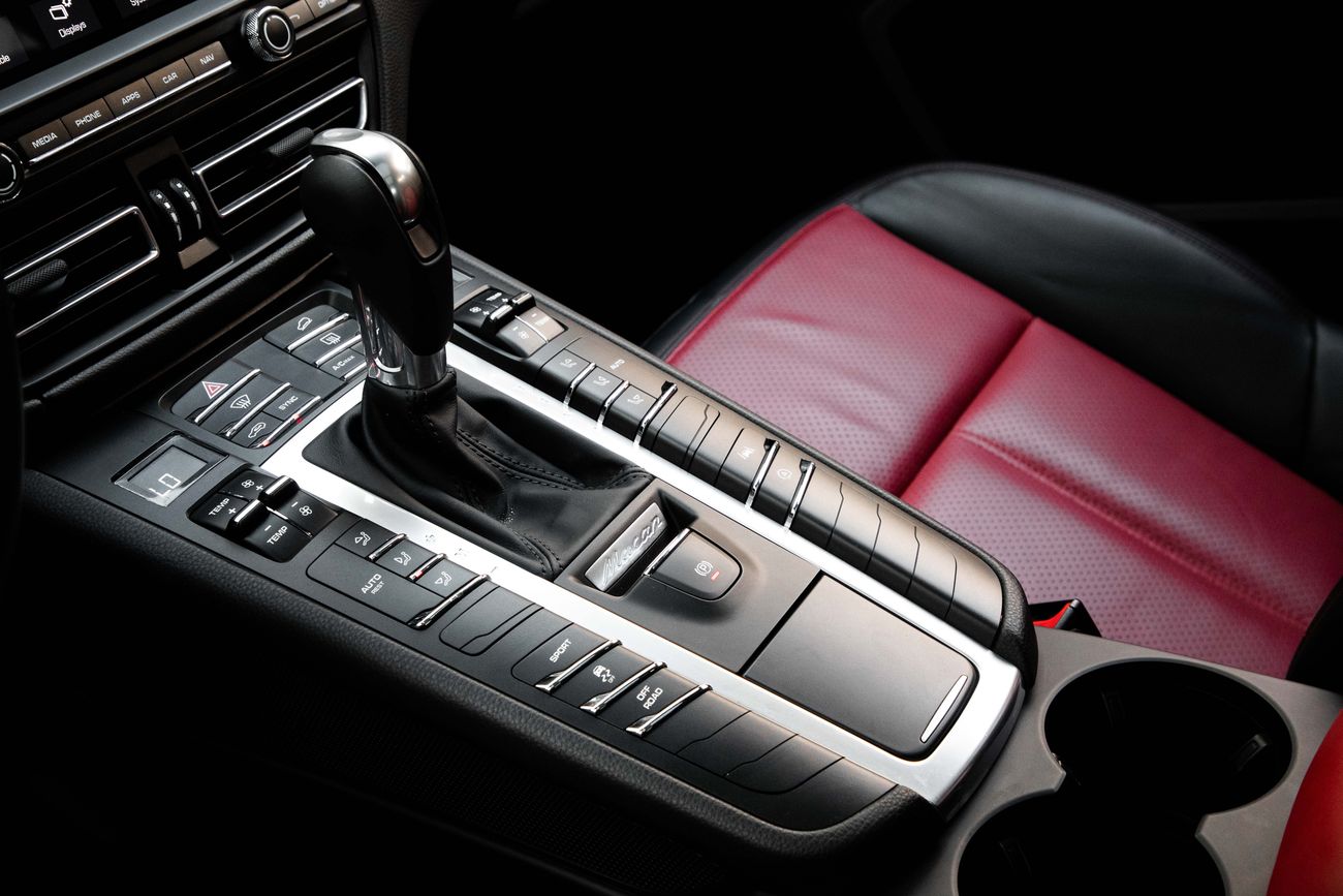 Porsche Macan 4,211 P.M | 0% Downpayment | Porsche Macan | Low Mileage!