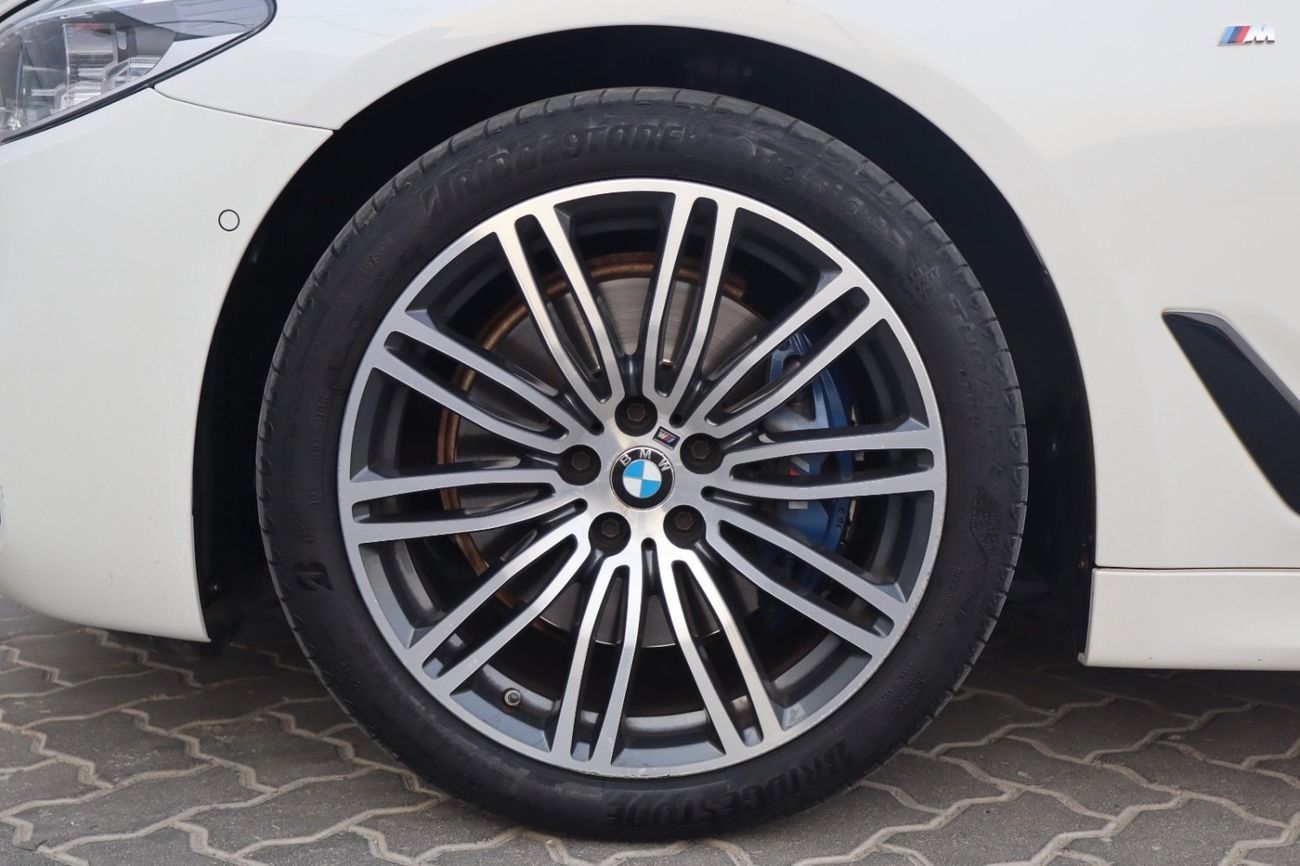 BMW 530i Luxury 2.0L