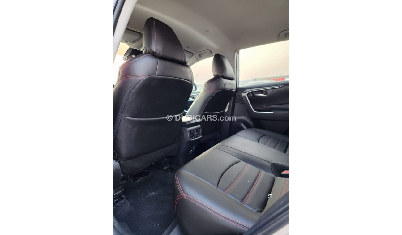 تويوتا راف ٤ TOYOTA RAV4 XLE FULL OPTION 4X4 CLEAN CAR