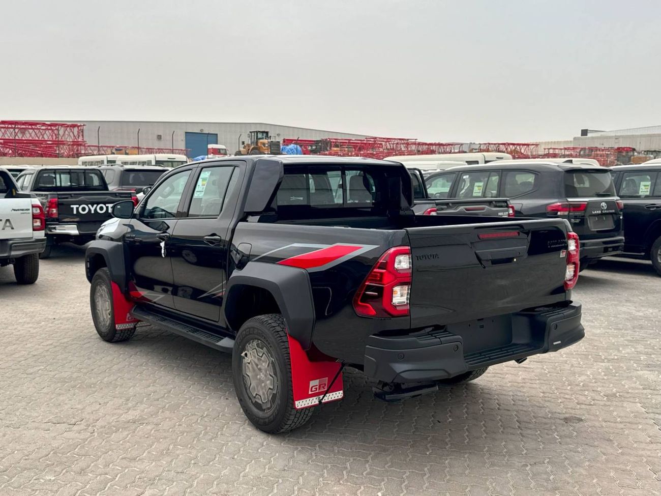 Toyota Hilux 2026 TOYOTA HILUX 4.0L GR-S RR STEP RED FLAP GCC BRAND NEW 0KM