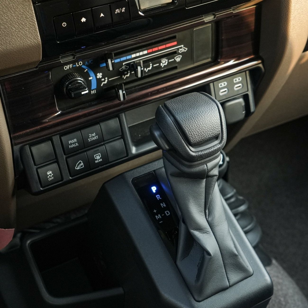 تويوتا لاند كروزر 70 LC 76 2.8 Diesel || 2025