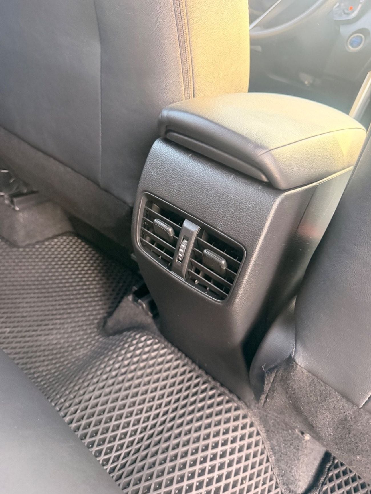 Toyota Corolla Cross Hybrid 2.0 L 360 camera full option
