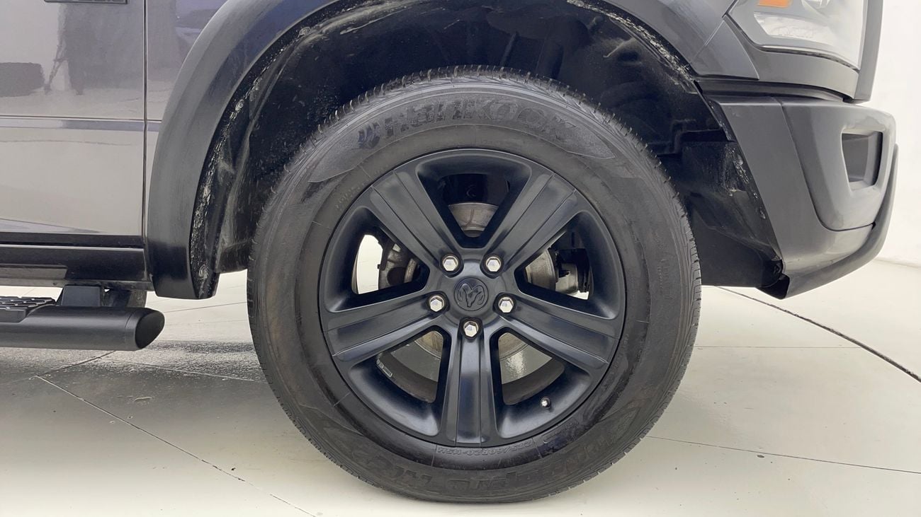 رام 1500 CLASSIC WARLOCK 5.7 | بدون دفعة مقدمة | اختبار القيادة في المنزل