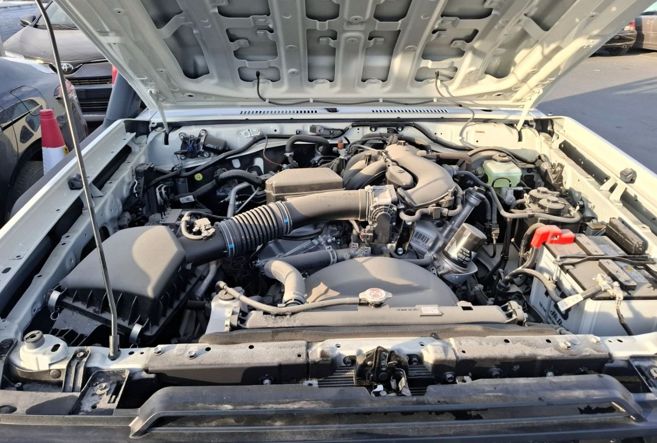 Toyota Land Cruiser 70 Toyota LC Hardtop 3 Door 4.0L 2025 AT Petrol No Diff Lock