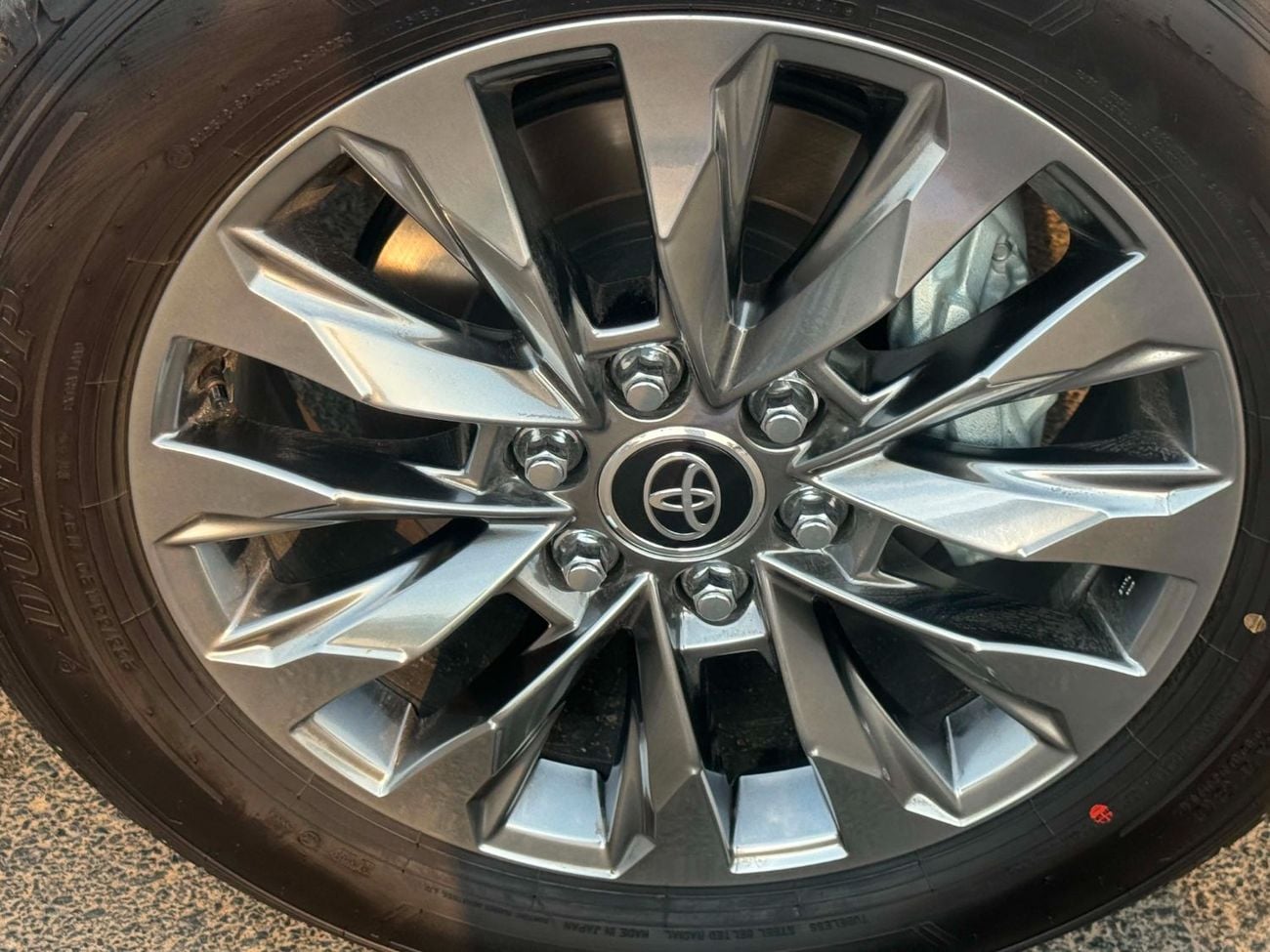 تويوتا لاند كروزر VXR