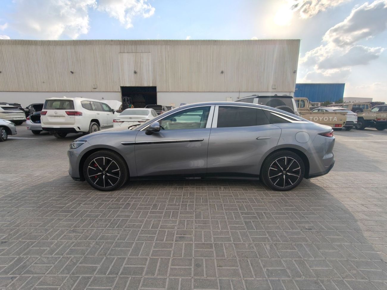 BYD HAN BYD Han L EV