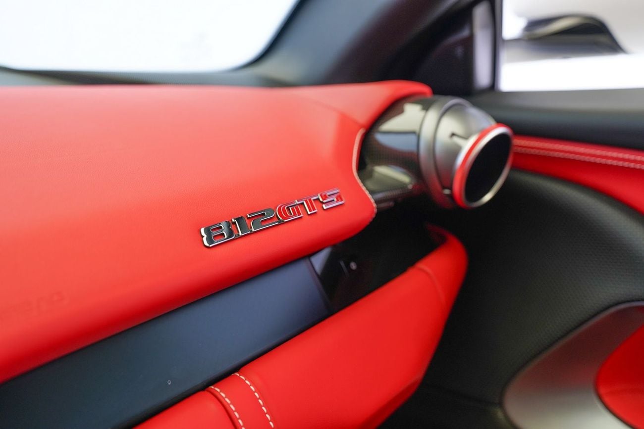 فيراري 812 GTS