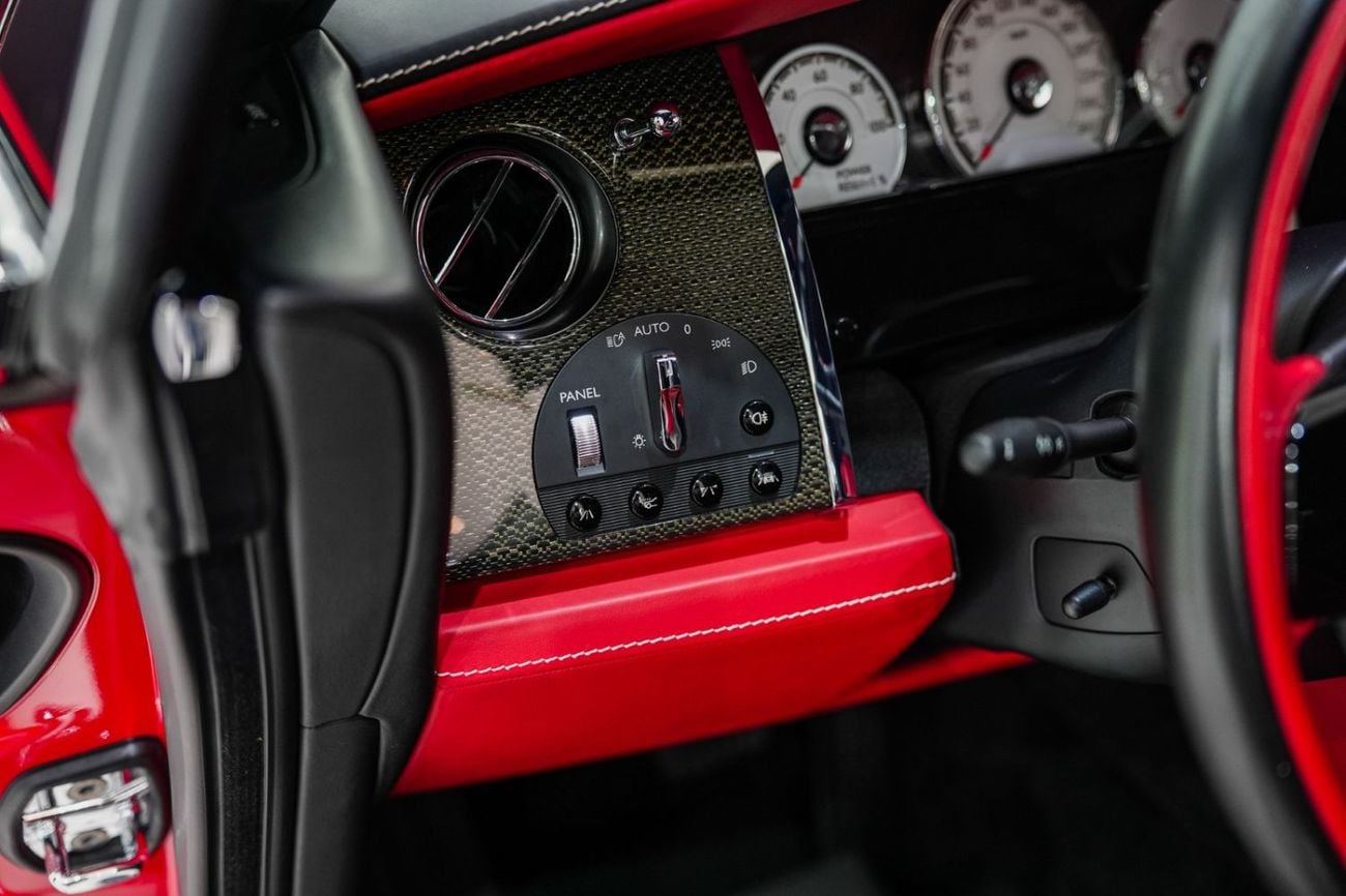 Rolls-Royce Wraith Black Badge, Two-Tone Exterior, Bespoke Audio, Starlight, GCC Specs!!
