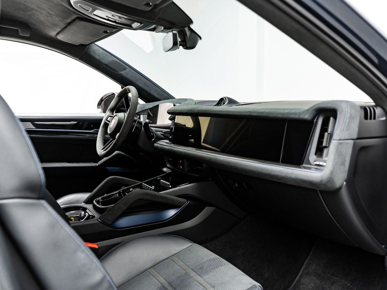 Porsche Cayenne 2025 Porsche Cayenne Turbo GT, Twin-Turbocharged 4.0 V8, 631 bhp, 8-Speed Auto PDK