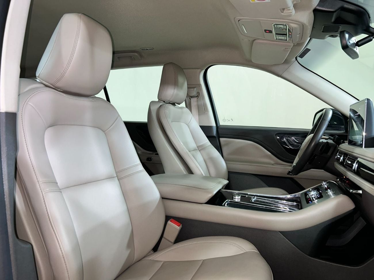 Lincoln Aviator Std 3.0L AVI122 / FREE Insurance + Registration / AL TAYER MOTORS AL QOUZ SHOWROOM