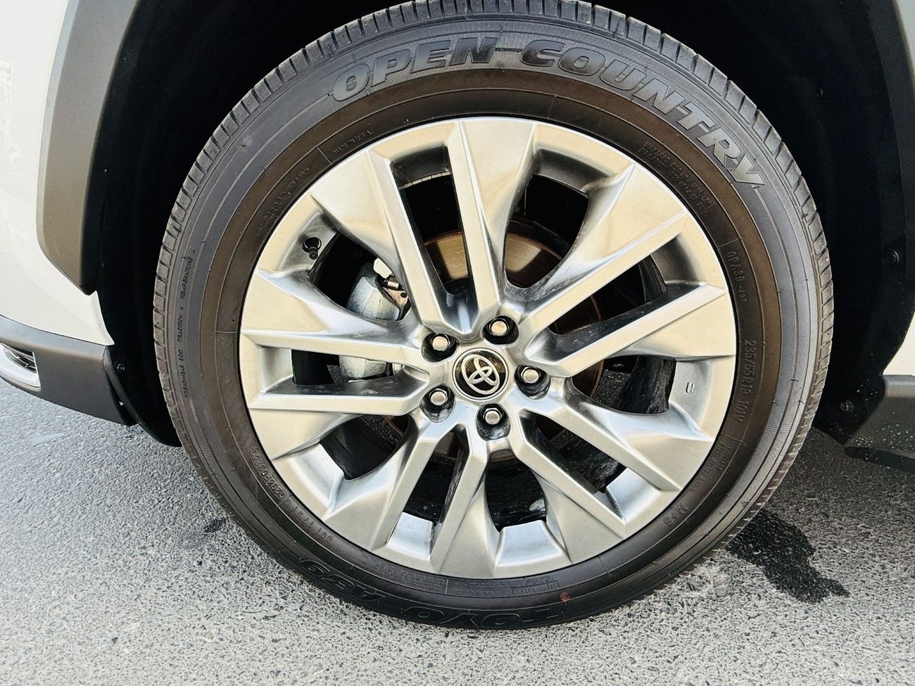 Toyota RAV4 Toyota RAV4 XLE premium