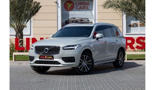فولفو XC 90 B5 Momentum 2.0L Volvo XC90 B5 Momentum 2022 (7 SEATER) GCC under Agency Warranty with Flexible Down