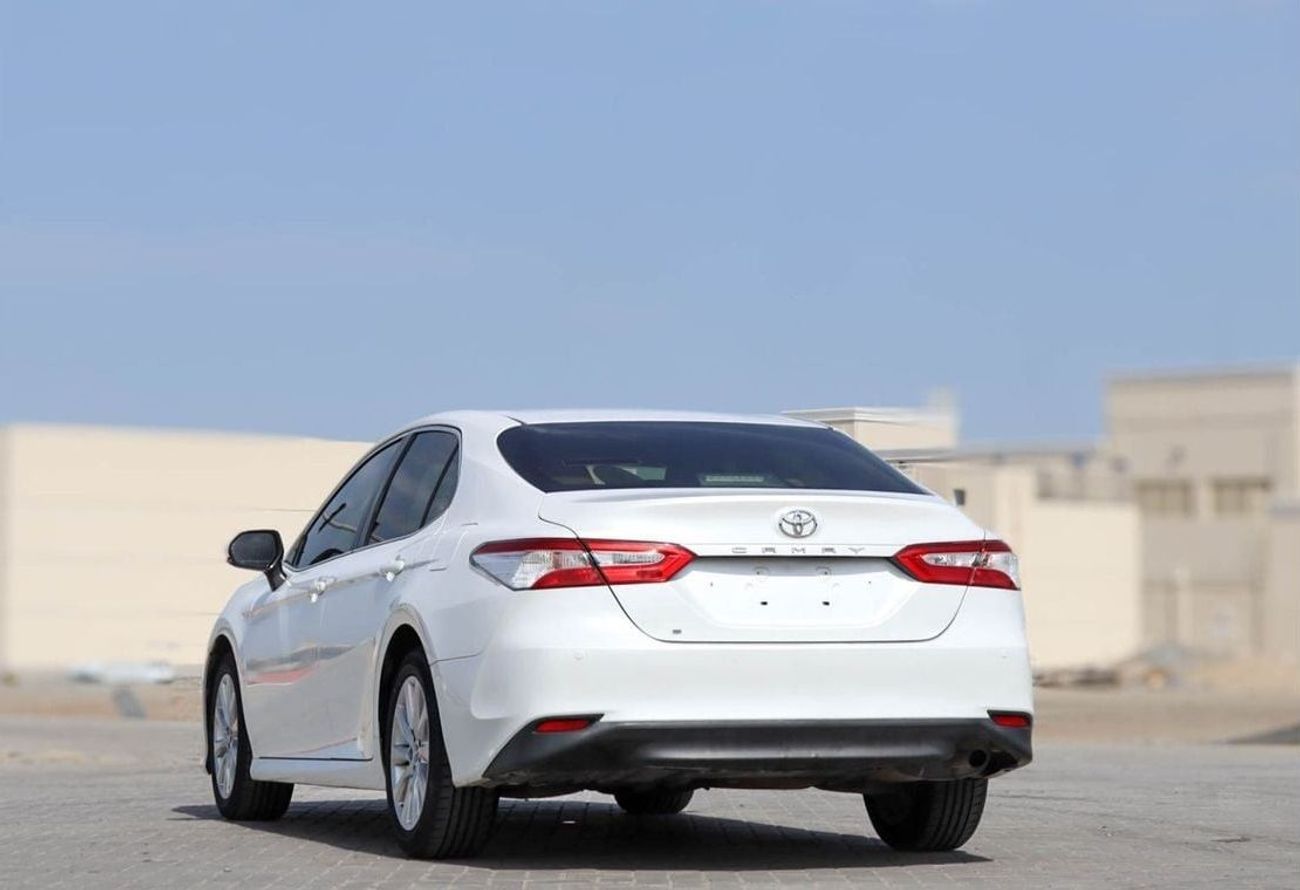 تويوتا كامري S 2.5L (181 HP) Toyota Camry 2018 GCC without accidents in excellent condition 1111 P.M