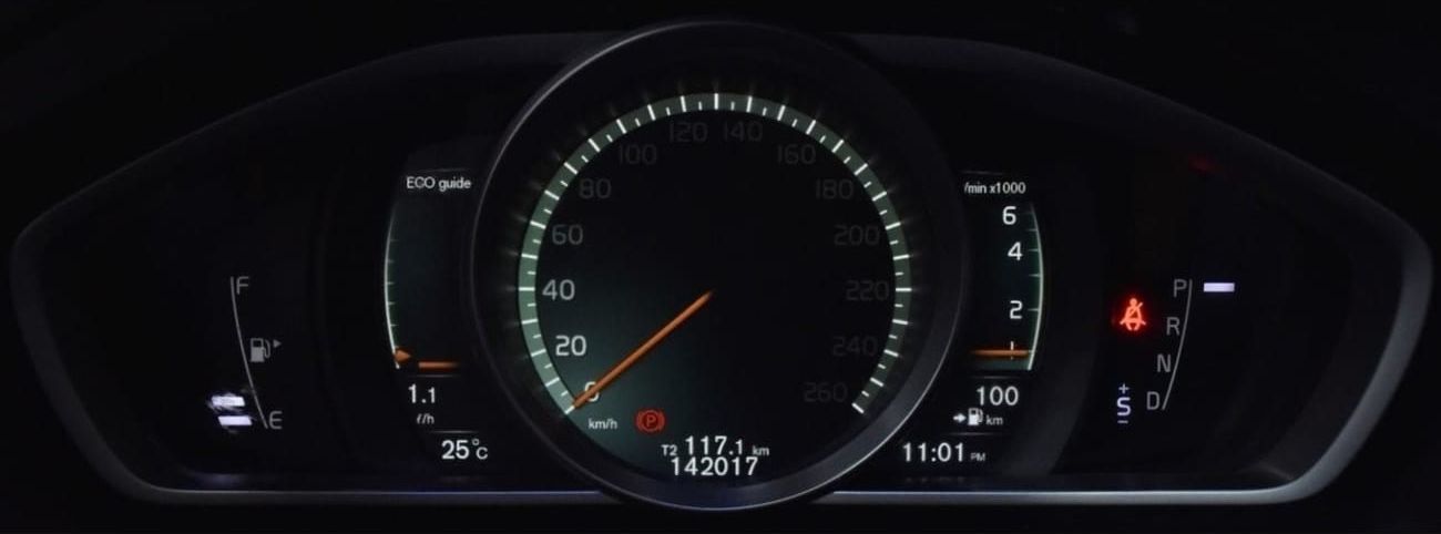 فولفو V40 EXCELLENT DEAL for our Volvo V40 T5 ( 2018 Model ) in Black Color GCC Specs