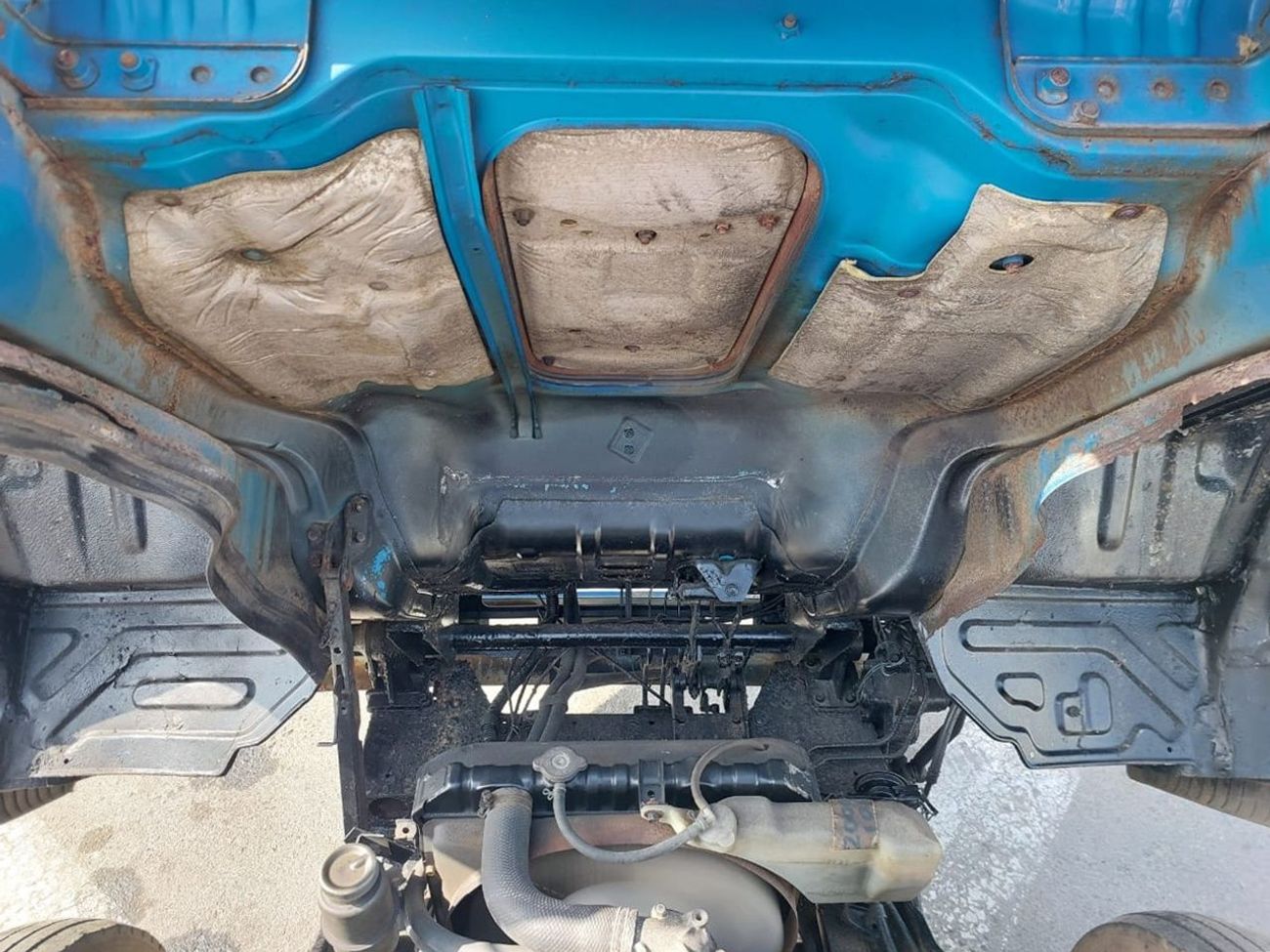 ميتسوبيشي فوسو كانتير MITSUBISHI CANTER ALUMINIUM BODY TRUCK RHD 1989 MODEL 4.2 L DIESEL MANUAL(PM22104)