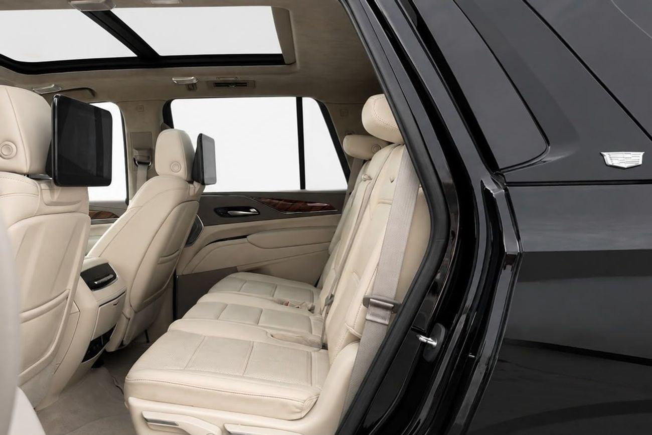 كاديلاك إسكالاد SPORT l GCC Specs | 2 Keys | AED 6,267 / Monthly