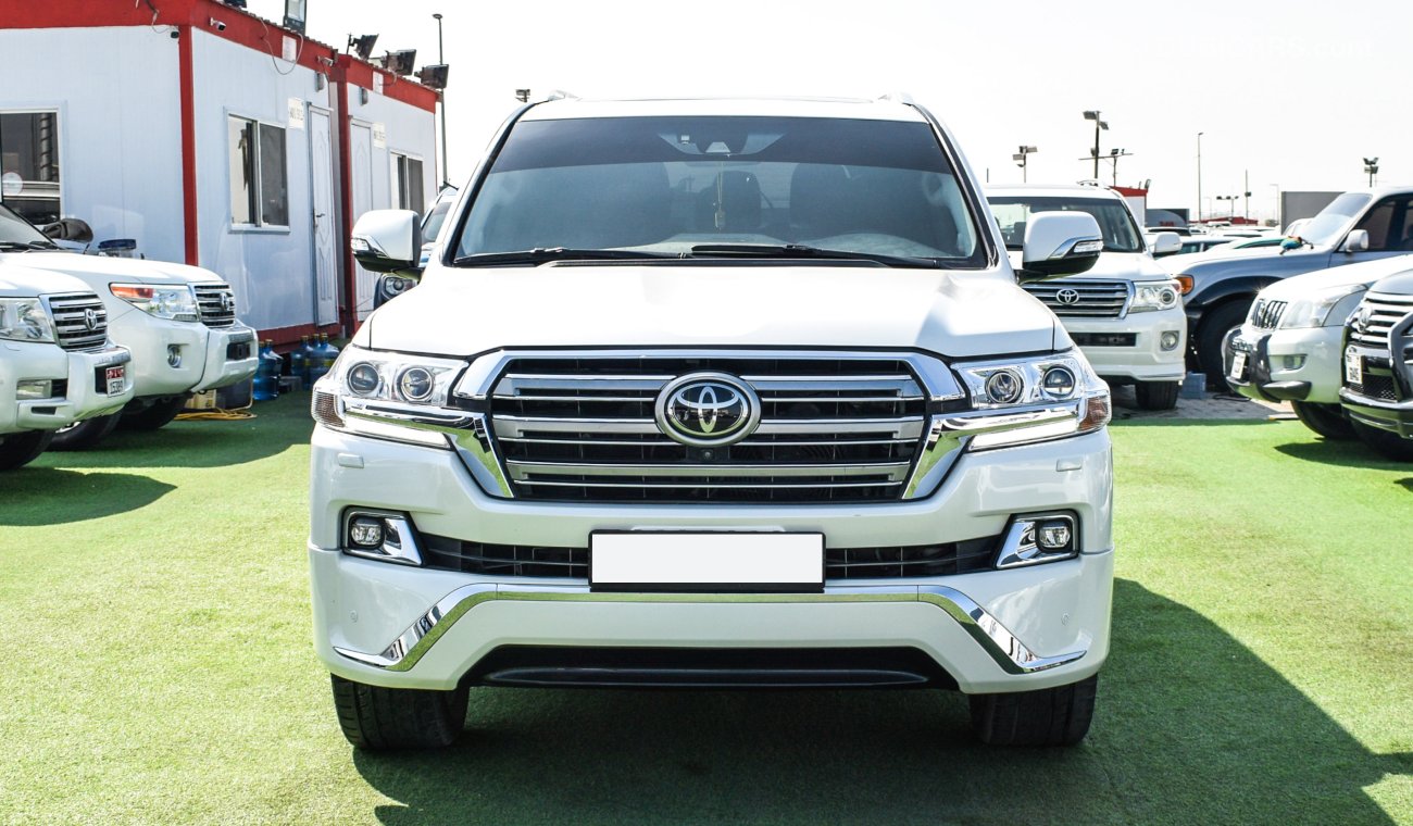 Toyota Land Cruiser VXR 5.7 V8