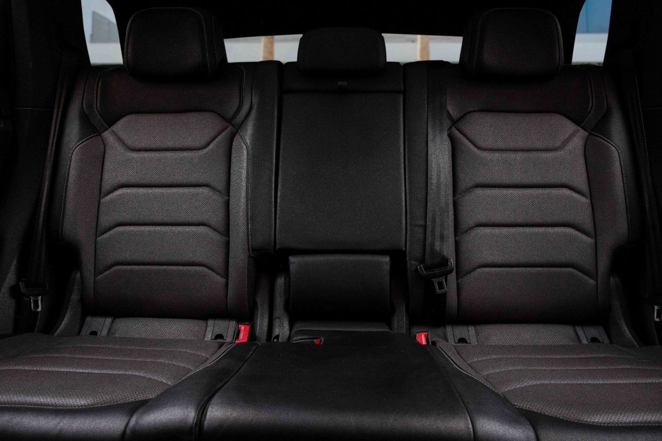 فولكس واجن طوارق R-لاين | 3,329 P.M  | 0% Downpayment | Under Warranty!