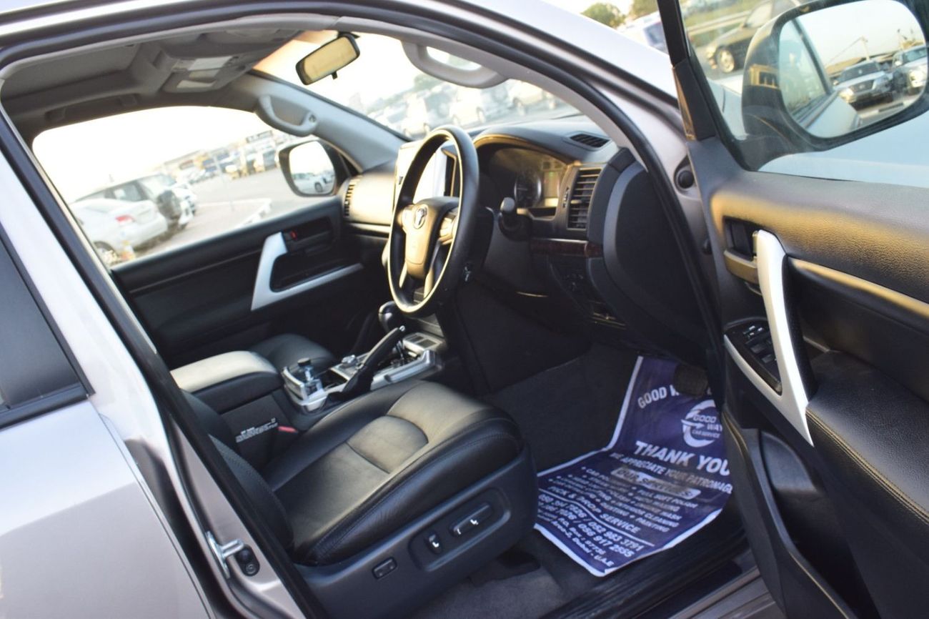 تويوتا لاند كروزر Toyota Landcruiser VXR Diesel RHD V8 Full Option