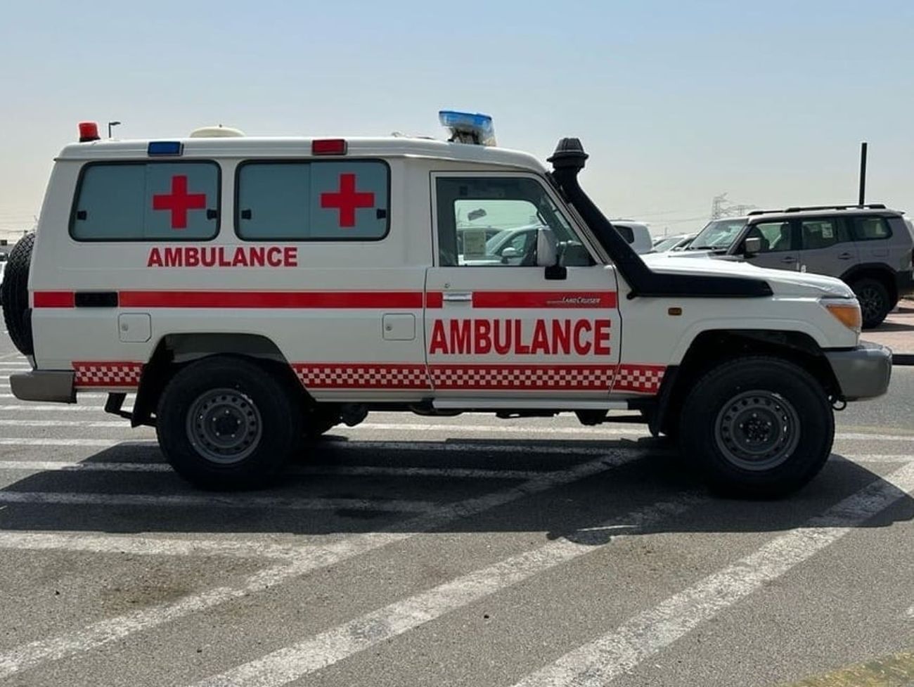 تويوتا لاند كروزر 70 LC78 4.0 MT 2023 Equipped ambulance