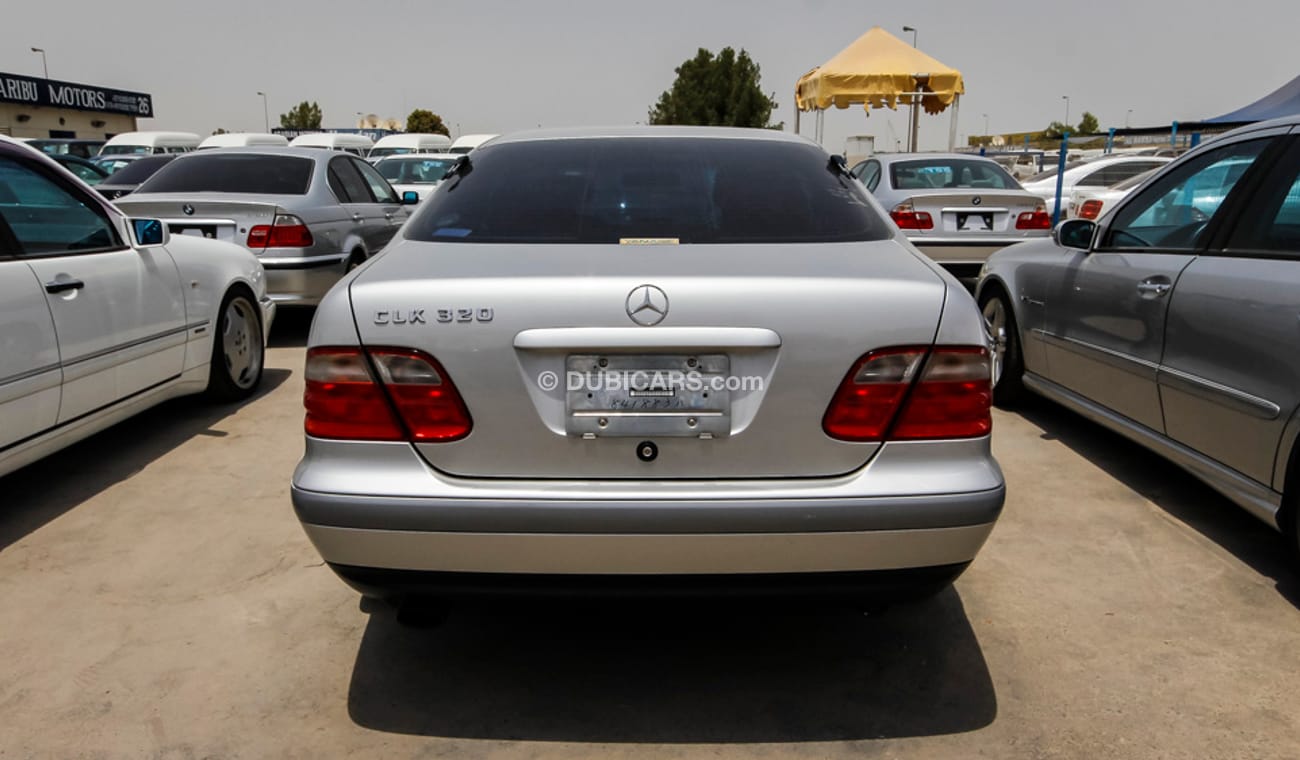 مرسيدس بنز CLK 320